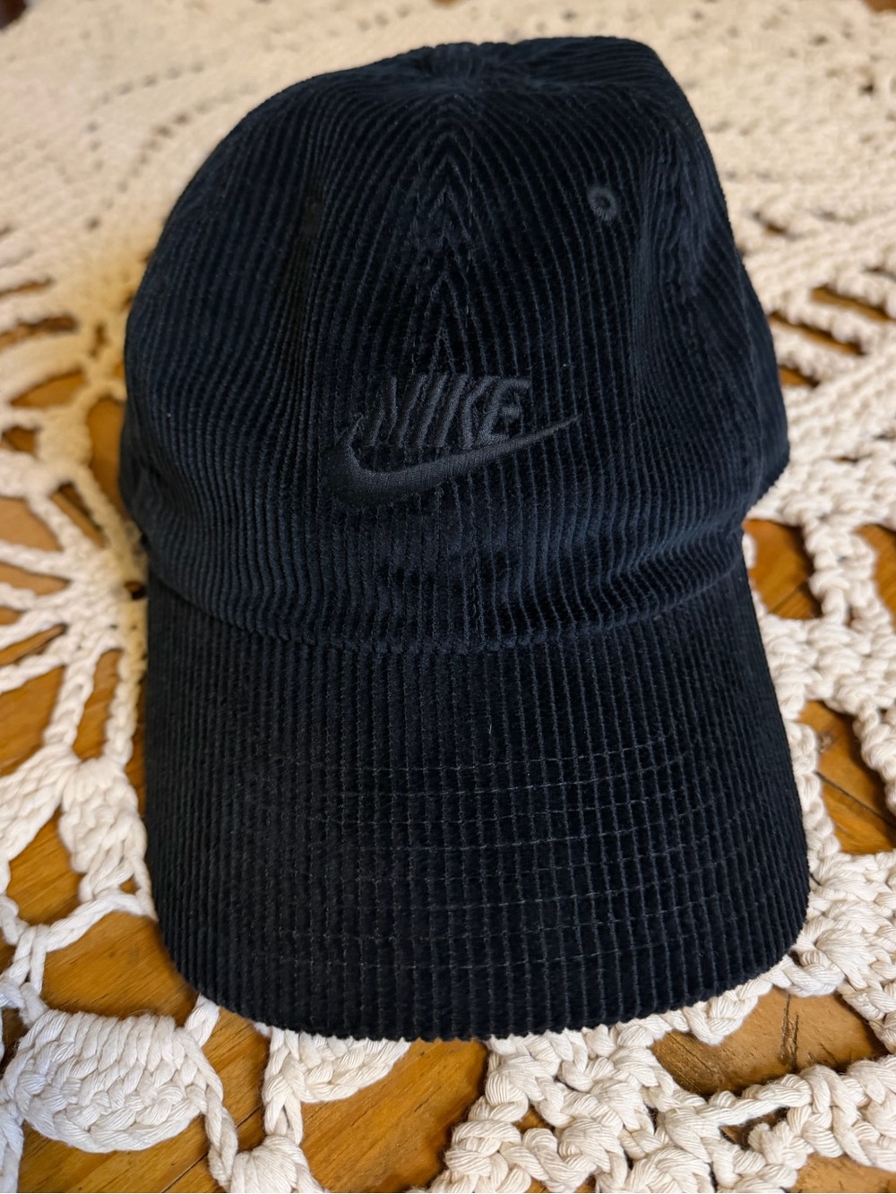 Nike Heritage86 Black Corduroy Hat Cap One Size Adjustable Strapback Swoosh